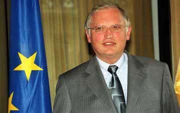 Εκατομμύρια ευρώ θα διαθέσει η ΕΕ για την ανάπτυξη της Τουρκίας, δηλώνει ο Φερχόιγκεν