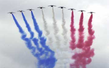 Την πτώση της Βαστίλης εορτάζουν οι Γάλλοι με ένα πικνίκ-μαμούθ