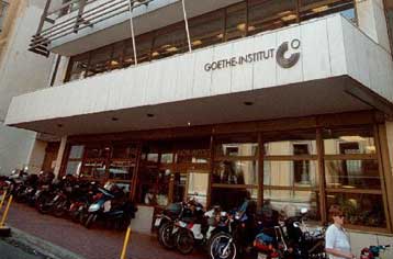 Στο Δικαστήριο Ανθρωπίνων Δικαιωμάτων μεταφέρεται το θέμα των γερμανικών αποζημιώσεων