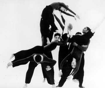 Ζωντανεύει σήμερα η τέχνη της Τερψιχόρης στο 6ο Διεθνές Φεστιβάλ Χορού Καλαμάτας 2000