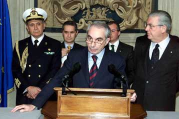 Ο Αμάτο λέει όχι στο γαλλογερμανικό όραμα για ευρωπαϊκή ομοσπονδία δύο ταχυτήτων