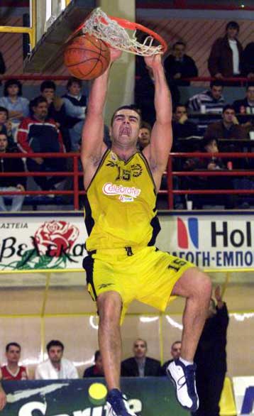 Τον Εφθίμοφ, πρώην της Δάφνης, πήρε το Μαρούσι