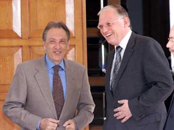 Ικανοποιημένος ο Φερχόιγκεν από την πρόοδο της Τουρκίας στην υιοθέτηση του κοινοτικού κεκτημένου