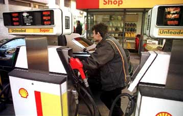 Αξιοσημείωτη μείωση στις τιμές των καυσίμων