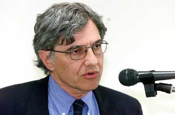 Γεύση από αλλαγές στο εργασιακό καθεστώς δίνει ο υπουργός Εργασίας