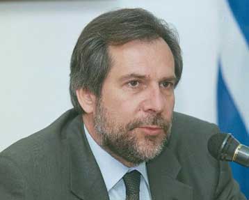 Η ποντοπόρος ναυτιλία στην ατζέντα Παπουτσή και εφοπλιστών την Πέμπτη