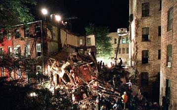 Τρία άτομα αγνοούνται από την κατάρρευση δύο κτιρίων στη Νέα Υόρκη