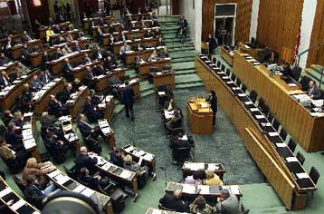 Η αυστριακή Βουλή αναβάλλει το δημοψήφισμα για τις κυρώσεις από την  ΕΕ