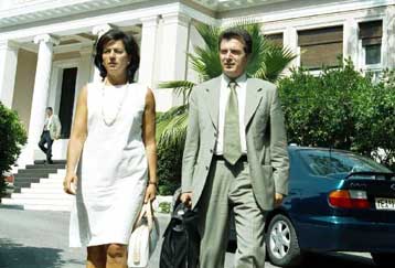 Εντατικοποίηση των προσπαθειών για την αντιμετώπιση των πυρκαγιών αποφάσισε η κυβέρνηση