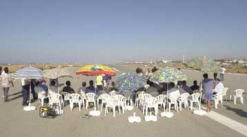 Eληξε η κατάληψη διαδρόμου αποπροσγείωσης στο Νίκος Καζαντζάκης