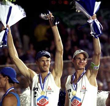 Πρωτιά για τους Ελβετούς Χέουσερ και Κόμπελ στο Challenger 2000