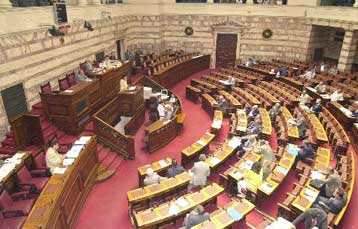 Η Ελλάδα τηρεί ενός λεπτού σιγή για τα θύματα της τρομοκρατίας