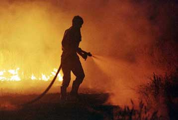 πυρκαγιές, καύσωνας, πλημμύρες και χαλάζι