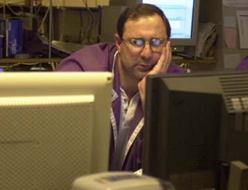 Πτώση του Nasdaq – Εντονες διακυμάνσεις του Dow Jones κατά το άνοιγμα της Δευτέρας