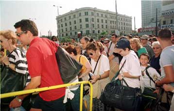 Επεισόδια στο λιμάνι της Τζιας, λόγω υπεράριθμων επιβατών