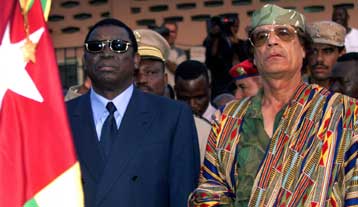 Πολιτική ένωση της Αφρικής ζήτησε ο Καντάφι στη σύνοδο του ΟΑΕ