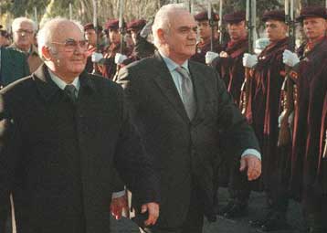 Στην Αθήνα ο υπουργός Αμυνας της ΠΓΔΜ