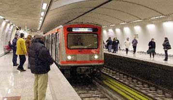 Αραιώνουν τα δρομολόγια του μετρό