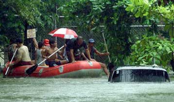 Σαράντα νεκροί και εκατοντάδες άστεγοι από τυφώνα στις Φιλιππίνες