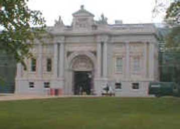 Χαμένους πίνακες ανεκτίμητης αξίας αναζητεί τώρα η κυβέρνηση της Βρετανίας