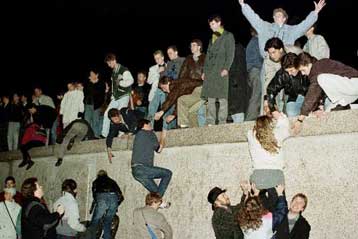 Αθώοι τρεις Ανατολικογερμανοί αξιωματούχοι για τις δολοφονίες στο τείχος του Βερολίνου