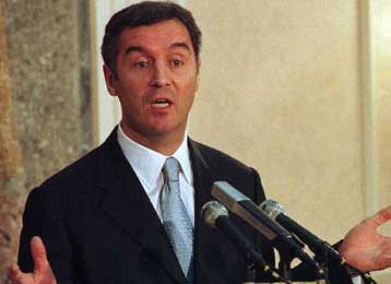 Το Μαυροβούνιο απειλεί με αποχώρηση από τη Γιουγκοσλαβία