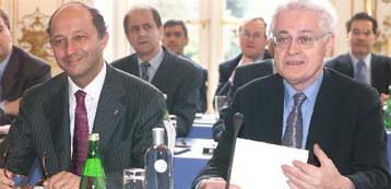 Επιδοκιμάζει το γαλλικό θαύμα, αλλά προειδοποιεί για υπερθέρμανση της οικονομίας ο ΟΟΣΑ