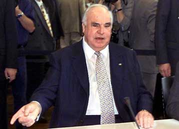 Toν Σρέντερ κατηγόρησε ο Κολ για την εξαφάνιση των αρχείων της καγκελαρίας