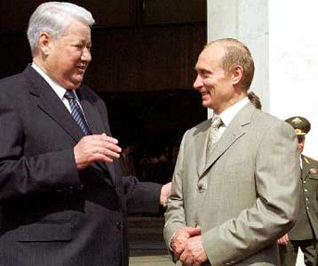 Με αιχμές κατά Γέλτσιν ξεδιπλώνει ο Πούτιν το όραμά του για τη Ρωσία