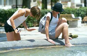 Διακοπές στην ηλεκτροδότηση λόγω καύσωνα – Στους 44 βαθμούς και σήμερα ο υδράργυρος