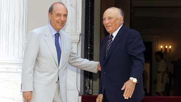 Υπεστάλησαν προσωρινά οι τουρκικές σημαίες στα Στροβίλια – Συνεχίζονται οι προκλήσεις της Αγκυρας