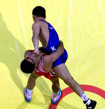 Διεθνείς διακρίσεις για τους Ελλήνες εφήβους σε πάλη και άρση βαρών