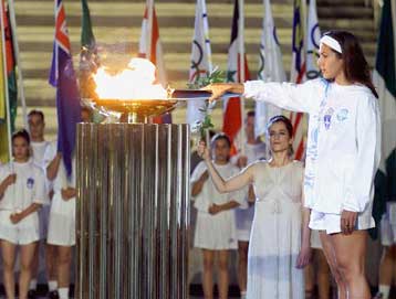 Κυβέρνηση και αντιπολίτευση απαντούν στα δημοσιεύματα για τους Ολυμπιακούς Αγώνες