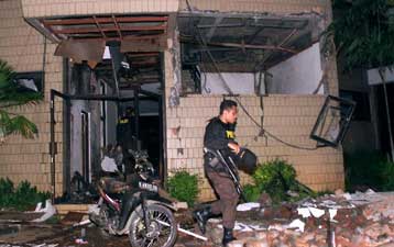 Νέες αιματηρές συγκρούσεις στις νήσους Μολούκες της Ινδονησίας