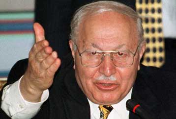 Ανοίγει ο δρόμος της φυλακής για τον Νετζμετίν Ερμπακάν