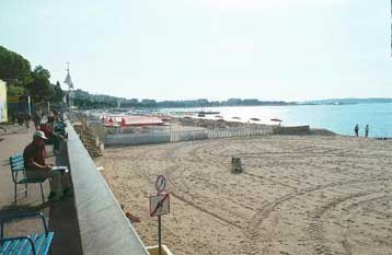 Νομοσχέδιο στη Βουλή για την κατεδάφιση των αυθαιρέτων στις παραλίες