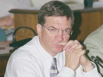 Προς μείωση των εξετάσεων προσανατολίζεται ο υπουργός Παιδείας