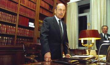 Αρχισε η επίσημη επίσκεψη του Κ.Στεφανόπουλου στην Ιρλανδία