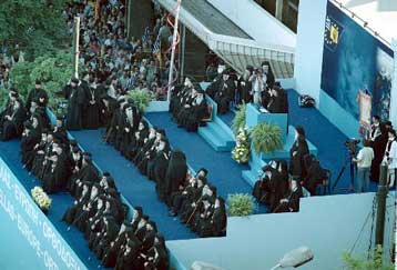 Μισό εκατομμύριο ζητά η Ιερά Σύνοδος από κάθε μητρόπολη για τα έξοδα των λαοσυνάξεων