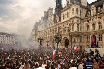 Τι ξεκίνημα για τη γαλλική προεδρία στην Ευρωπαϊκή Ενωση!