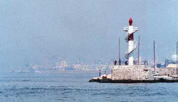 Ενας νεκρός από σύγκρουση θαλαμηγού με βάρκα στα ανοιχτά της Αίγινας