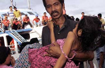 Βρέθηκαν δέκα επιζώντες από το ναυάγιο στις νήσους Μολούκες