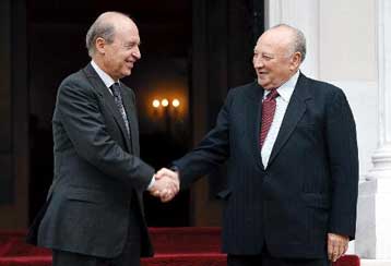 Η ελληνοκυπριακή πλευρά προσέρχεται στις συνομιλίες με τόλμη και ευελιξία