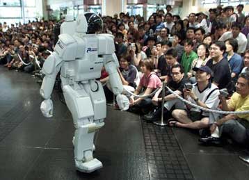 Το ρομπότ της Honda… περπατά καλύτερα