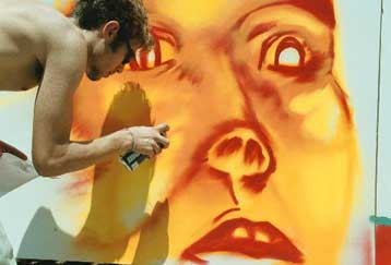 Με όπλο το σπρέι στο φεστιβάλ γκράφιτι της πλατείας Κλαυθμώνος