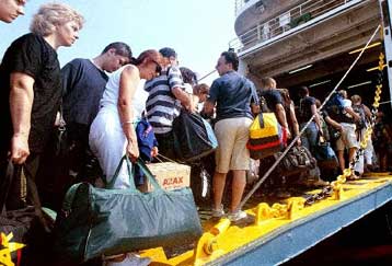 Αρχισε η καλοκαιρινή έξοδος από τα αστικά κέντρα