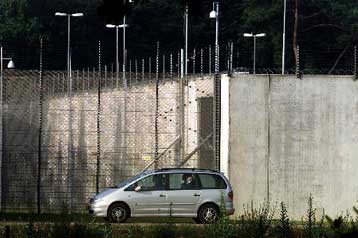 Αναβολή τριών εβδομάδων στη δίκη του Λόκερμπι