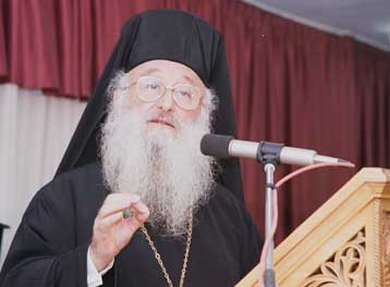 Ο λαός δεν είναι θεατής των εξελίξεων, τονίζουν οι ιεράρχες