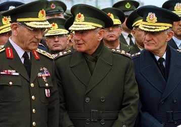 Την απάντηση της Ελλάδας στις προτάσεις για στρατιωτική συνεργασία αναμένει η Αγκυρα