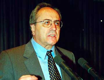 Πρωτοβουλία Ν.Κωνσταντόπουλου για το ζήτημα της διαπλοκής – Επίθεση στην κυβέρνηση